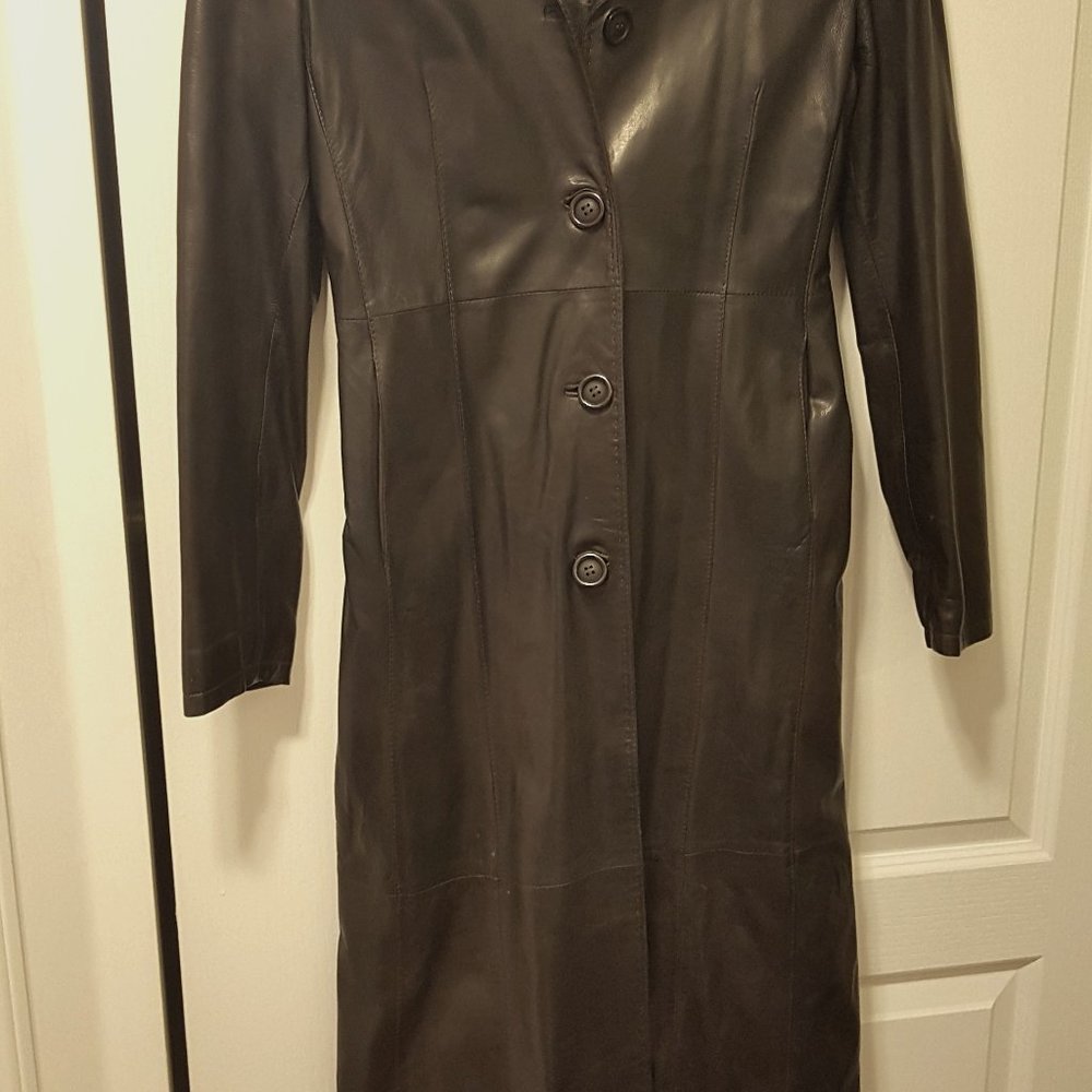 Cool 90s vintage long slim leather coat.